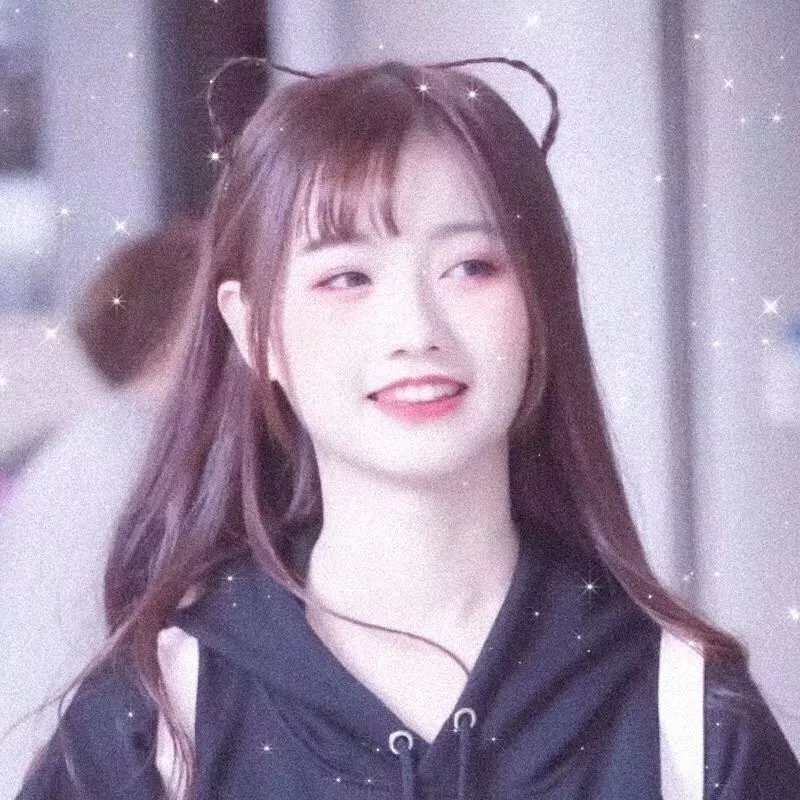 他在窥着你